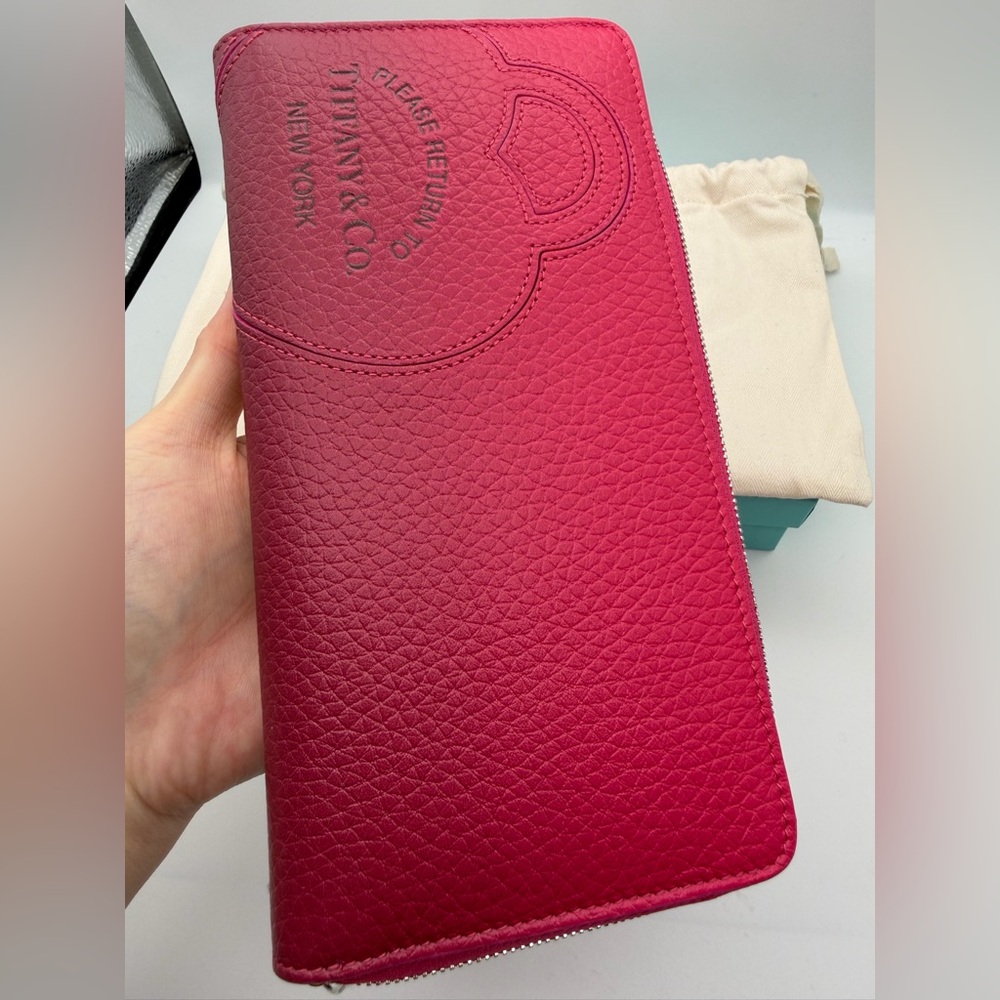 Tiffany & Co. New red black ombré leather L zip wallet - Picture 12 of 12